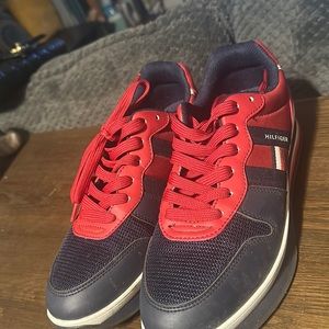 Tommy Hilfiger sneakers never worn like new size women’s 10